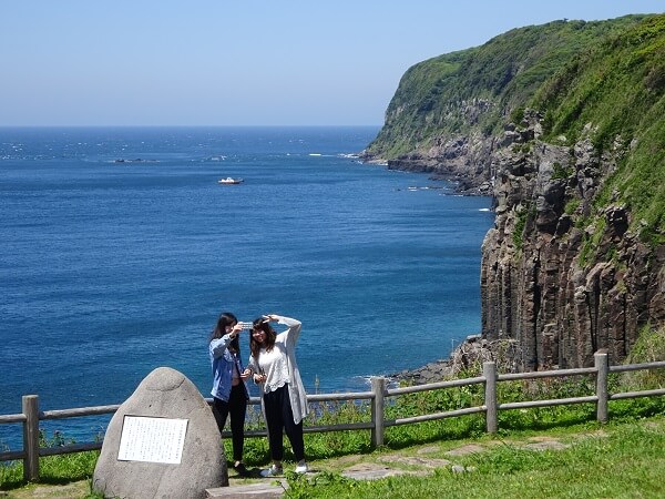 車で行ける島国 塩俵の断崖 御崎柱状節理 ハニカム構造の不思議な絶景 絶景クルマ旅 日本一周 人気 定番の観光名所から秘境 マイナー ｂ級スポットまで