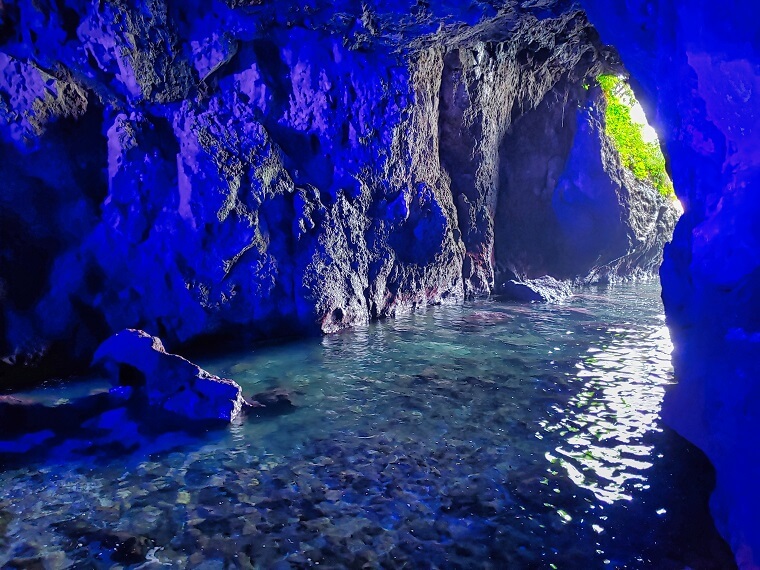 珠洲岬 青の洞窟