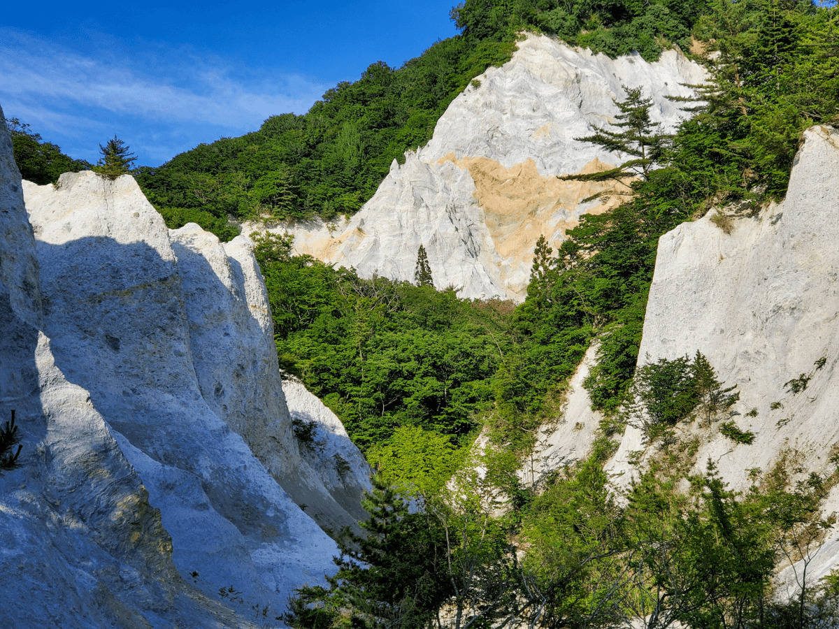 《東北地方》絶対に外せない観光地を半日・日帰り絶景ドライブ。自然おすすめ旅行スポット満載【人気定番から穴場・隠れ珍名所・2026年まとめ ...