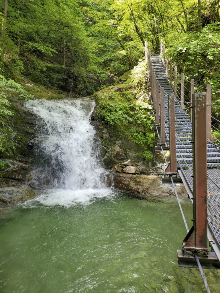 三の滝(見返の滝)_ 石空川渓谷 山梨県