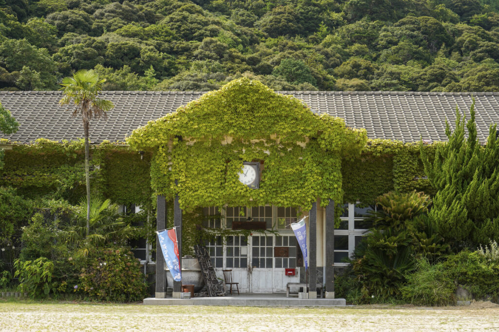 青海島共和国（旧青海小学校） 山口県