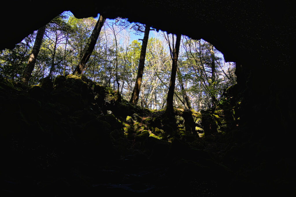 竜宮洞穴 山梨県