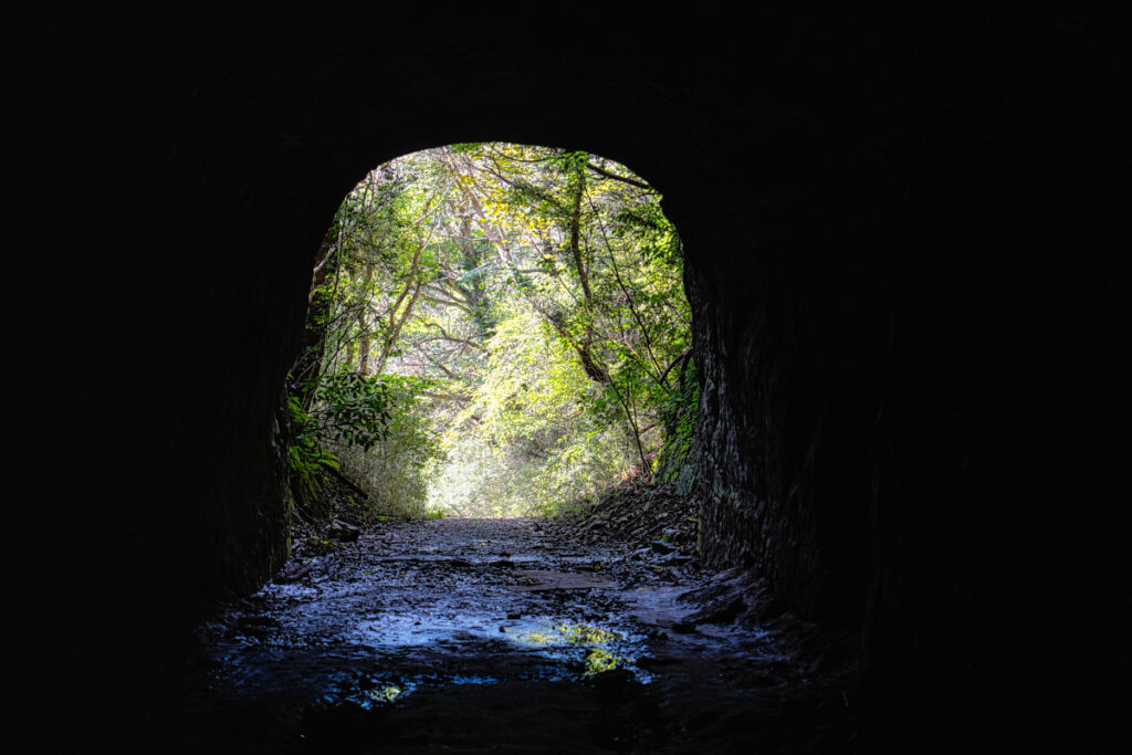 小浦海岸手掘り隧道 千葉県