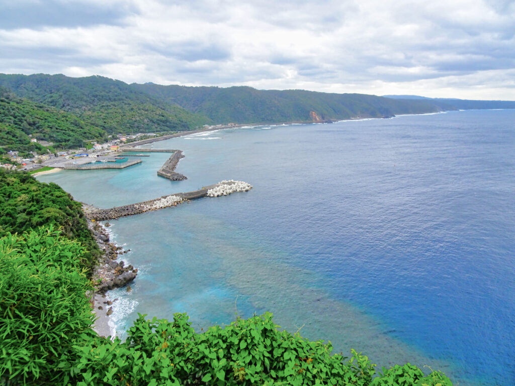 茅打(かやうち)バンタ 沖縄県