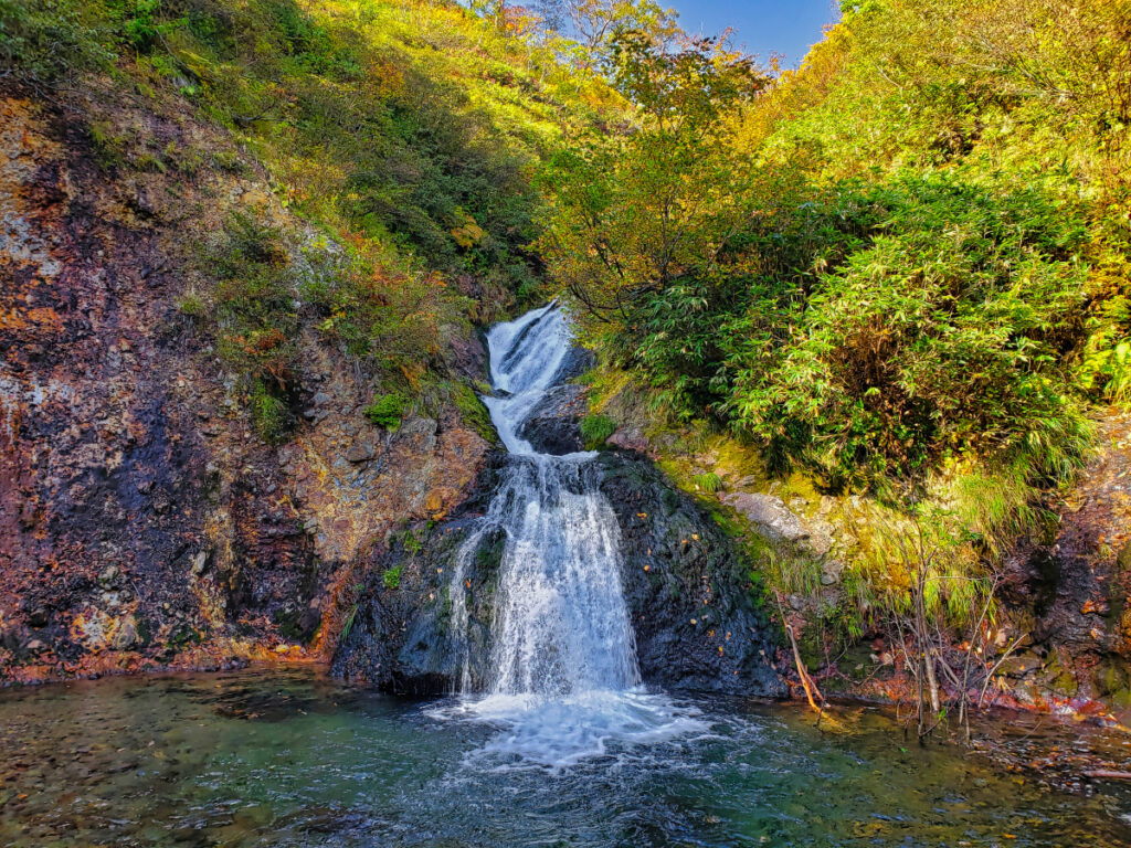 紅葉の滝 北海道