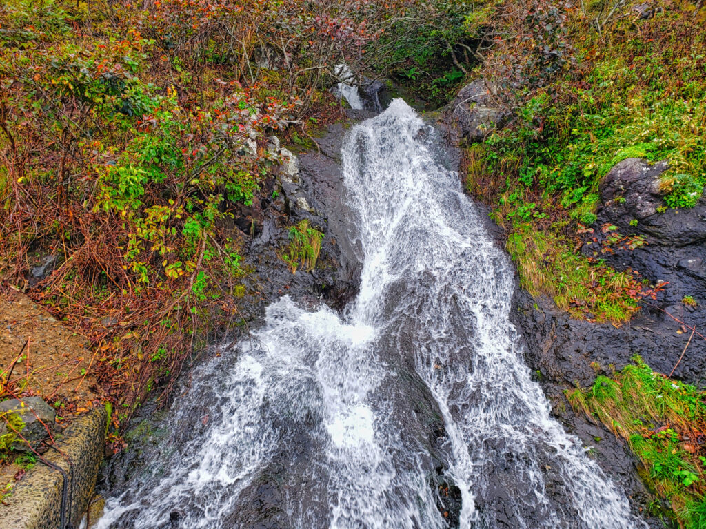 聖夜の滝 北海道