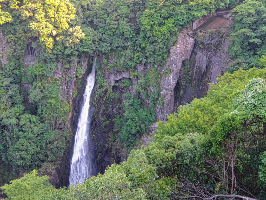 西椎屋の滝(滝100選) 大分県