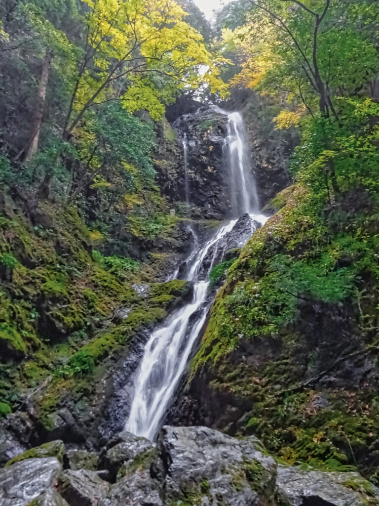 雨乞の滝(滝100選)