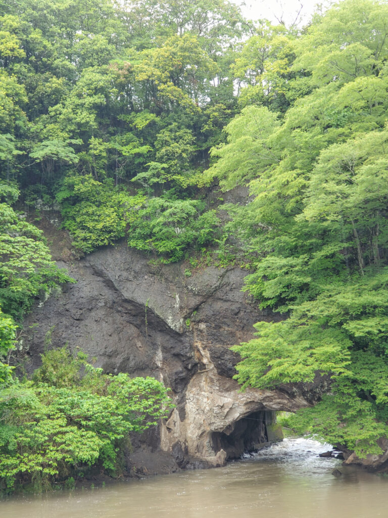木須川の洞門 栃木県