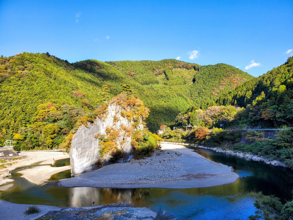 御三戸嶽(軍艦岩) 愛媛県