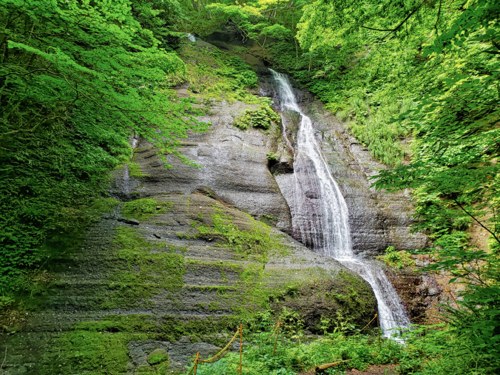 白糸の滝 宮城県