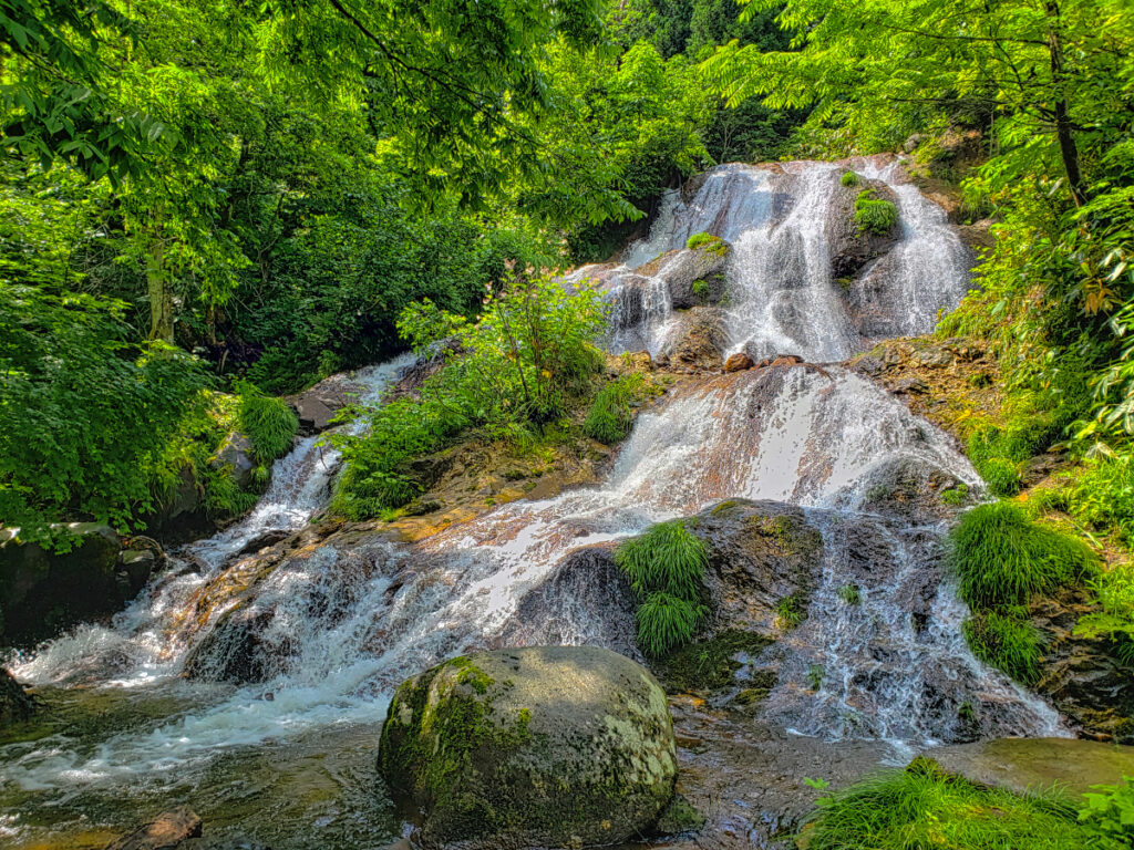 白蛇の滝 山形県