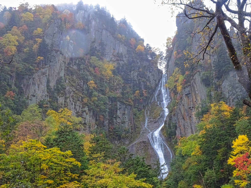 銀河の滝（滝100選） 北海道