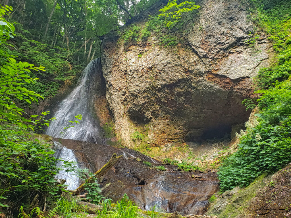 小衣の滝 青森県