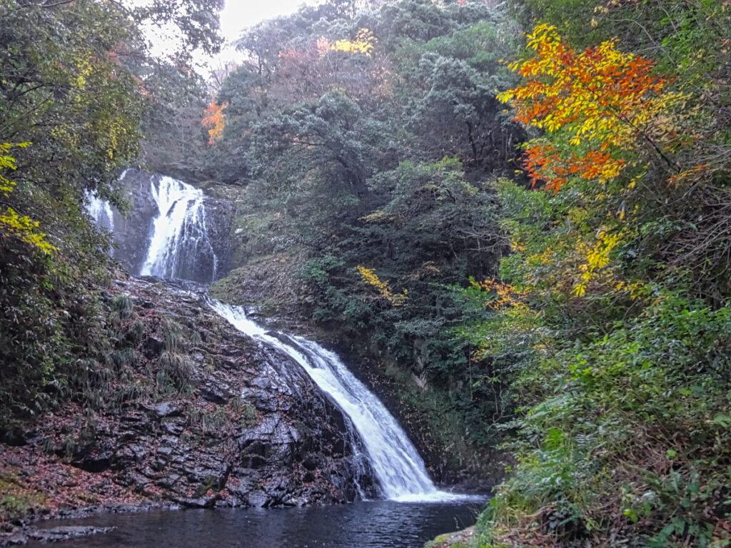 八重滝(滝100選) 島根県