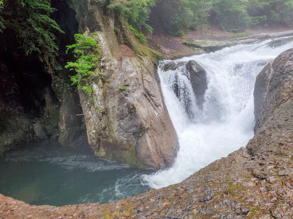 鱒飛の滝 群馬県