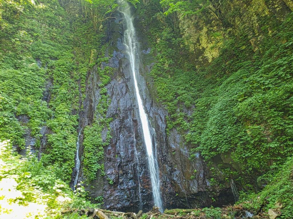 新屋八反滝 兵庫県